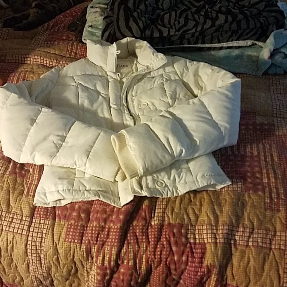 Hollister | Puffer Jacket White Zip Front Medium